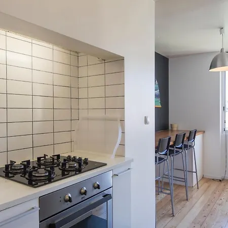 Lovelystay Modern Flat In Anjos *